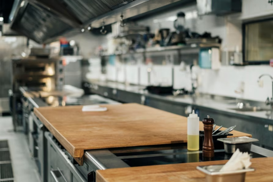 garruchas giratorias en cocina profesional